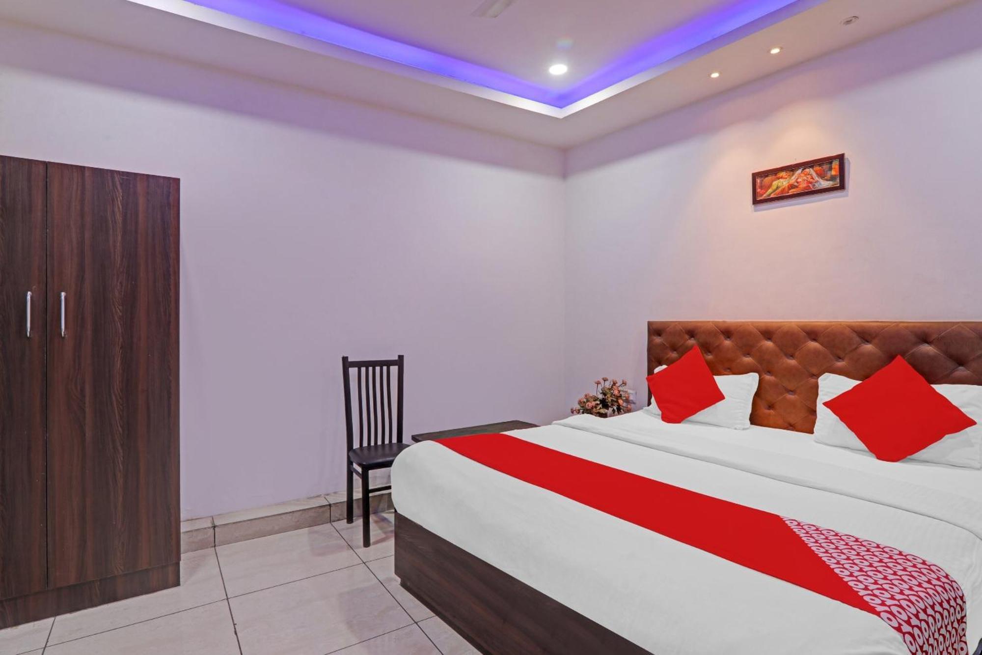 Super Hotel O Satya Shiv Inn Banthra Sikandarpur Exterior photo