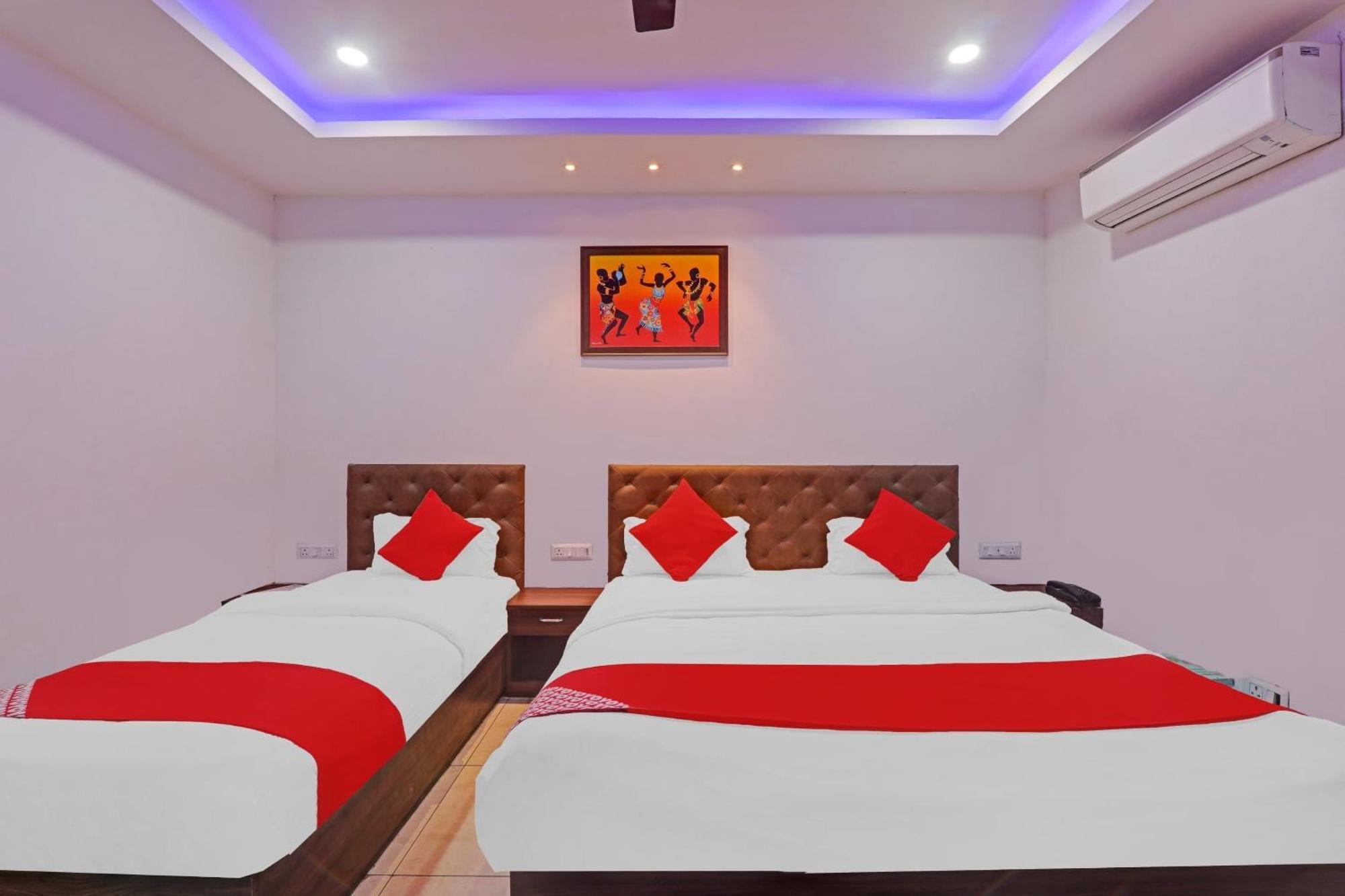Super Hotel O Satya Shiv Inn Banthra Sikandarpur Exterior photo