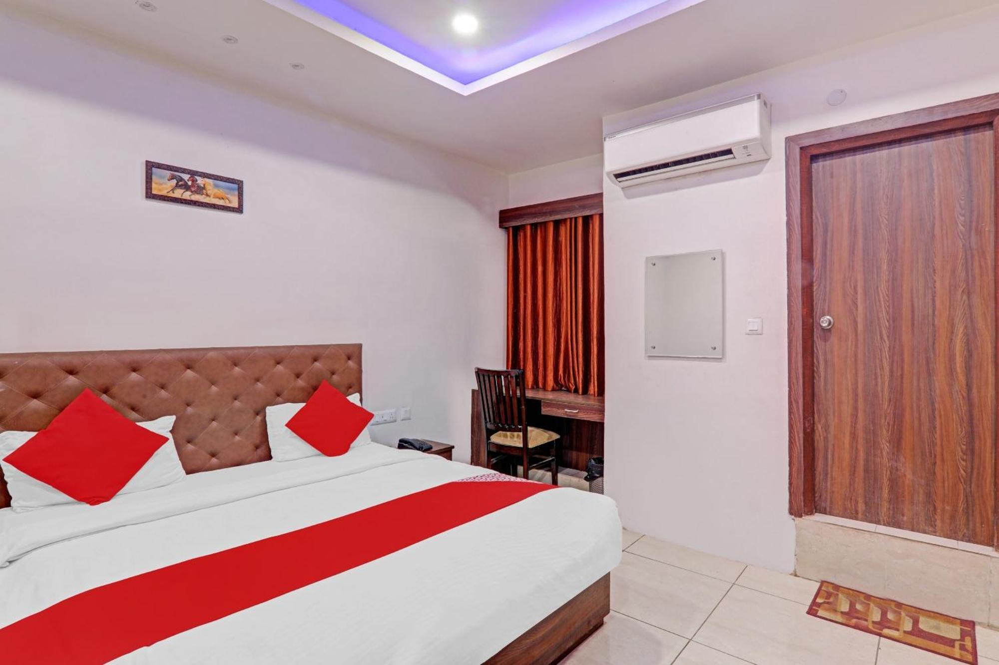 Super Hotel O Satya Shiv Inn Banthra Sikandarpur Exterior photo